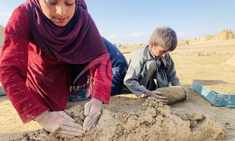  د ښځو په کار کولو بندیز لګول به په افغانستان کې د ماشومانو کارګرانو شمیر زیات کړي