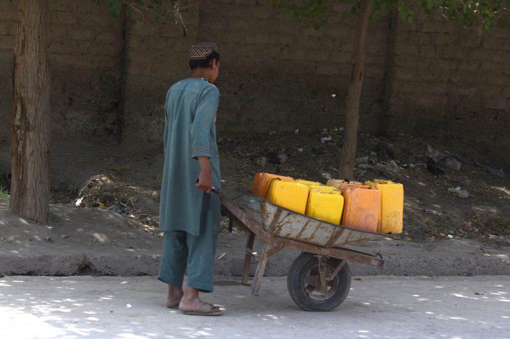 Kandahar Children Walk Kilometers for Water - The Afghan Times