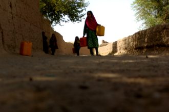 Kandahar Children Walk Kilometers for Water