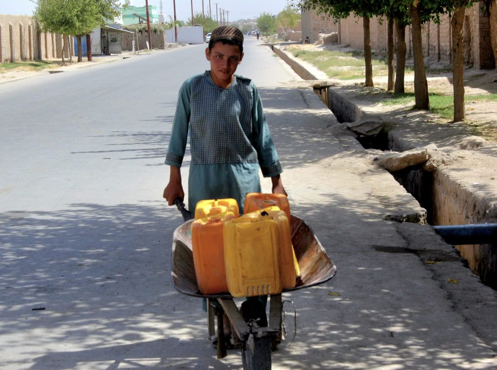 Kandahar Children Walk Kilometers for Water - The Afghan Times Kandahar Children Walk Kilometers for Water